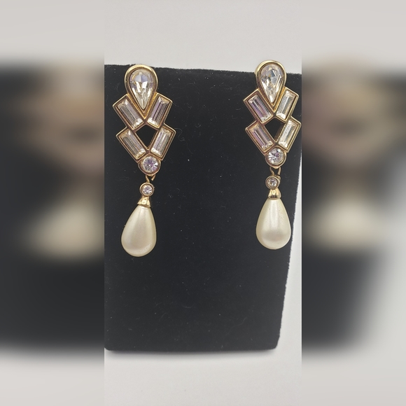 Gold tone earrings and locket set - Picture 10 of 10